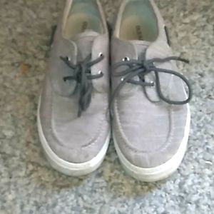 Old navy boat shoes sz 5 boys